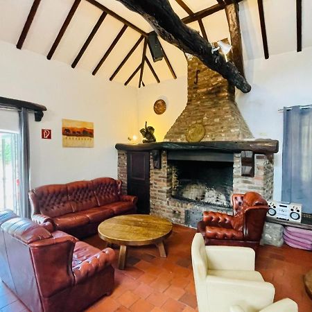 Magnificent Farmhouse In Sint Joost 外观 照片