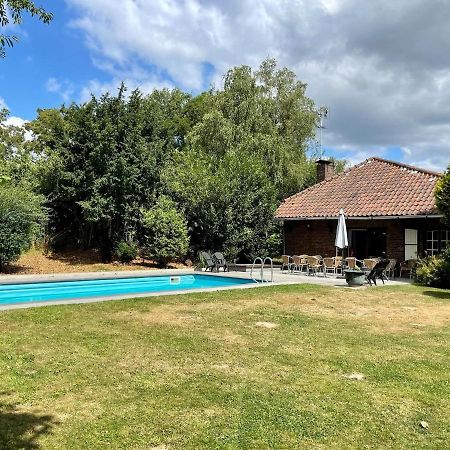 Magnificent Farmhouse In Sint Joost 外观 照片