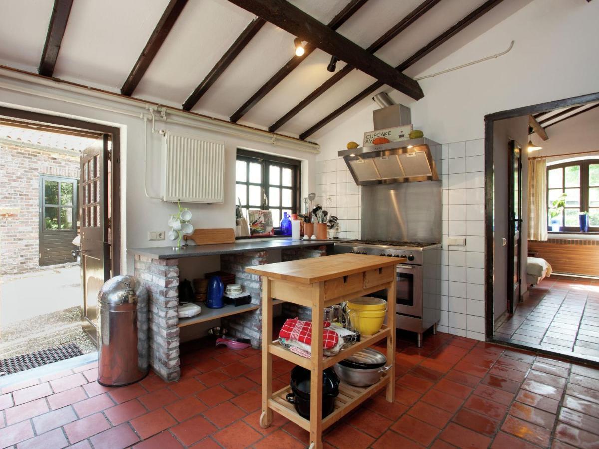 Magnificent Farmhouse In Sint Joost 外观 照片