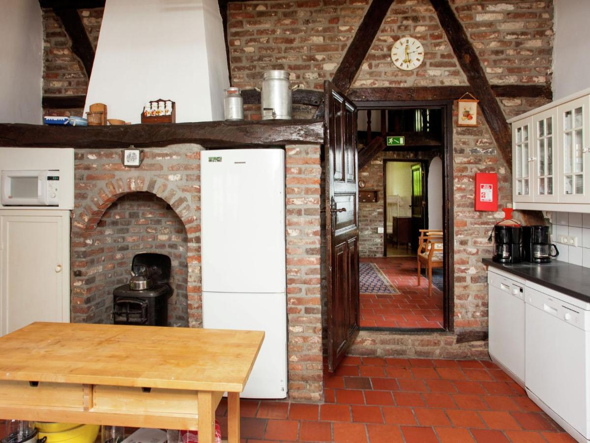 Magnificent Farmhouse In Sint Joost 外观 照片