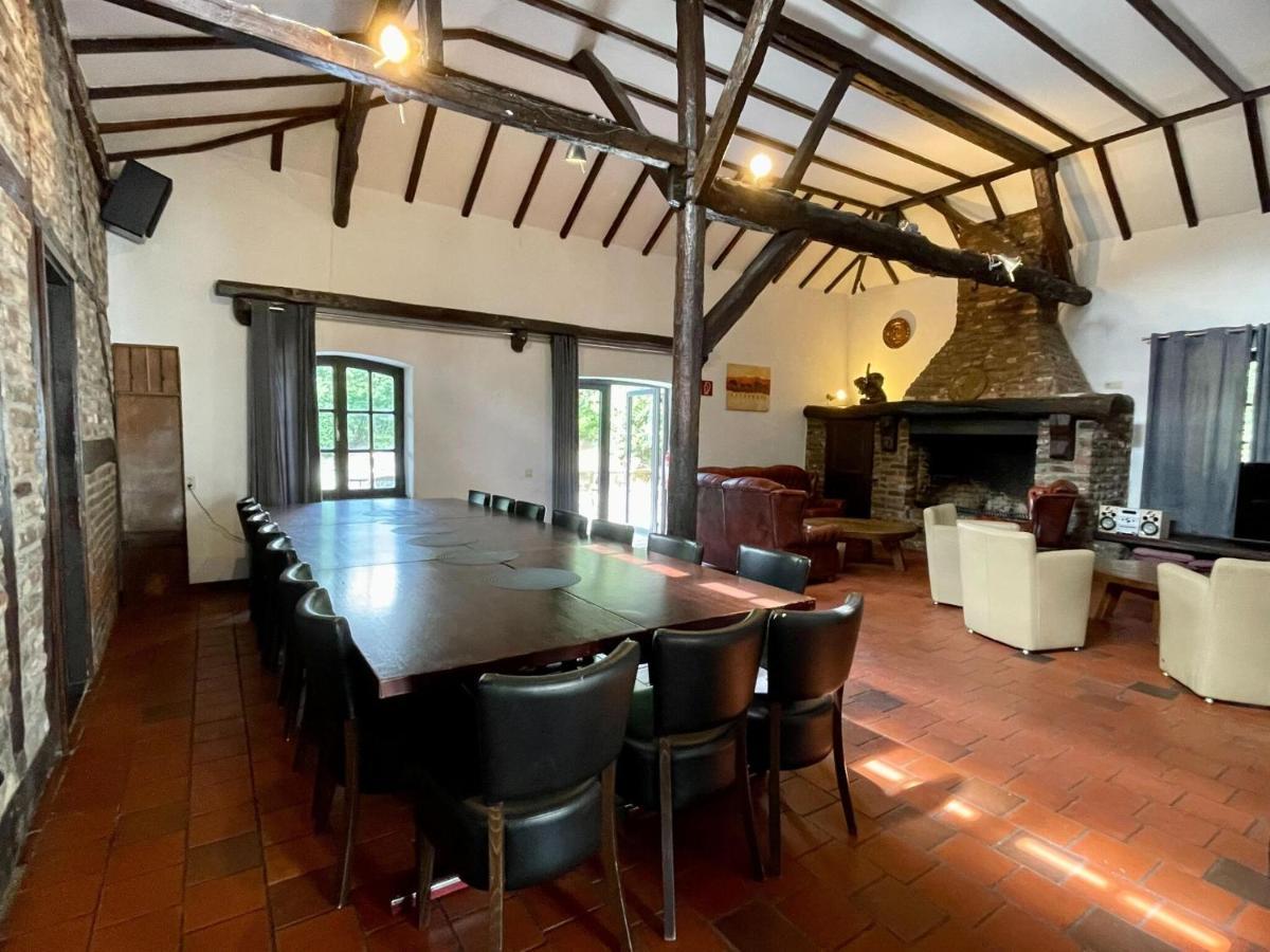 Magnificent Farmhouse In Sint Joost 外观 照片