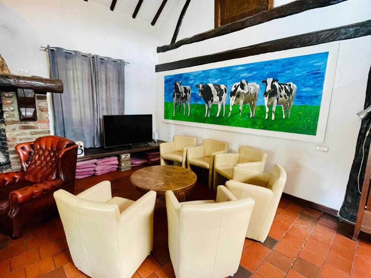 Magnificent Farmhouse In Sint Joost 外观 照片
