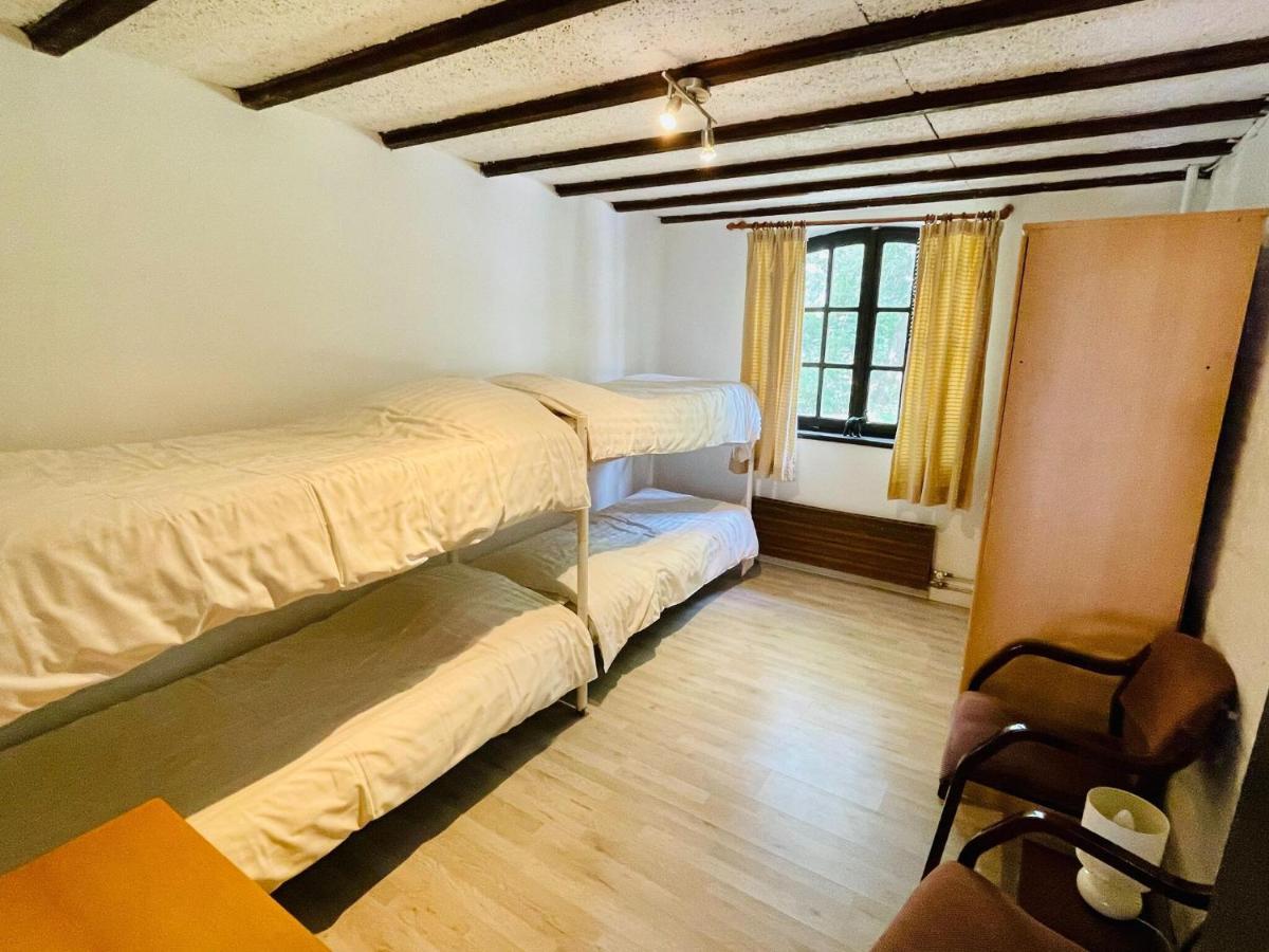 Magnificent Farmhouse In Sint Joost 外观 照片