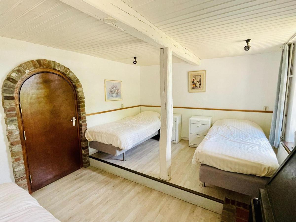 Magnificent Farmhouse In Sint Joost 外观 照片